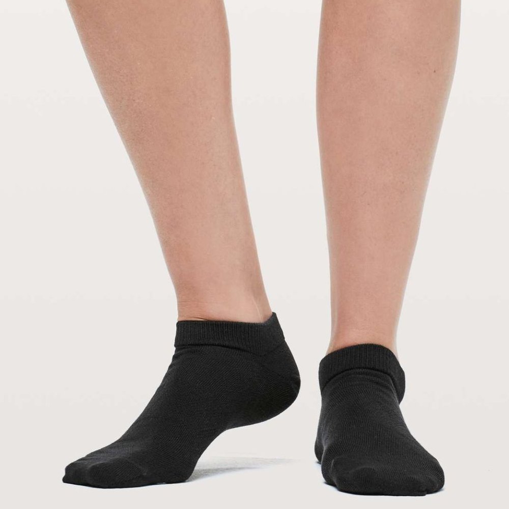 Lululemon On The Fly Sock 3-Pack NWT Black/Battleship/Black Low Profile